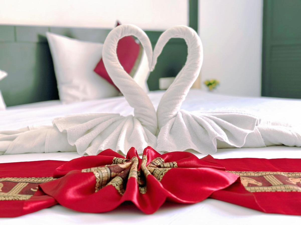 Hotel Baya Phuket Patong Kültér fotó