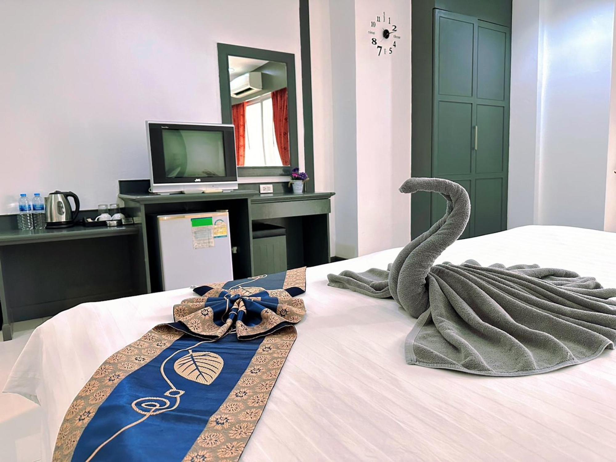 Hotel Baya Phuket Patong Szoba fotó