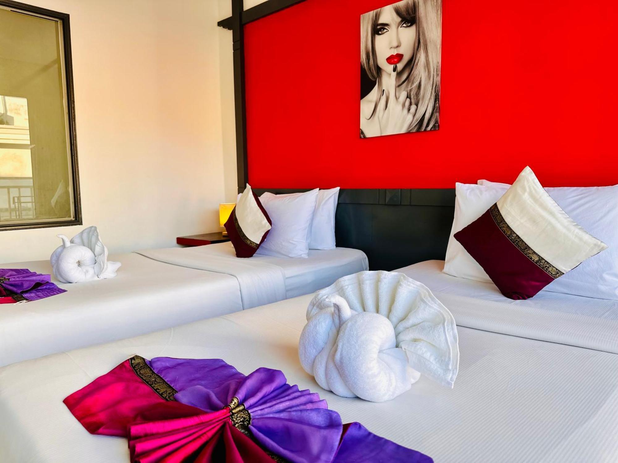 Hotel Baya Phuket Patong Kültér fotó